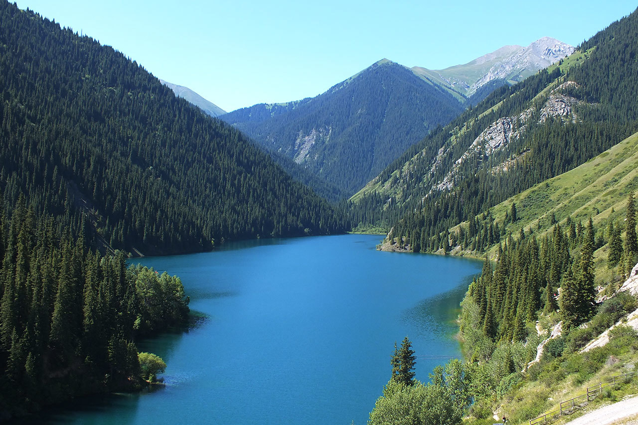 <span style="font-weight: bold;">Mountain lake Issyk</span><br>